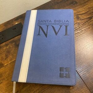 Santa Biblia NVI 2015 Vida Edicion Conmemorativa Red Letter Blue Bible